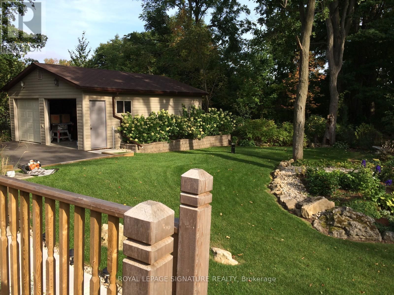 2044 KILBRIDE STREET Image 48