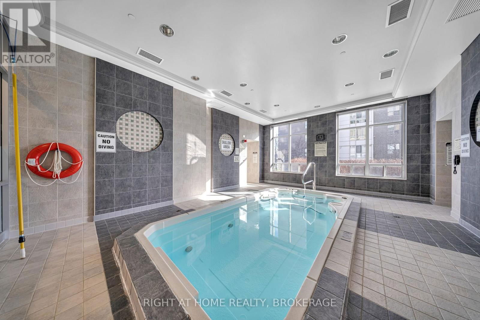 1105 - 55 STRATHAVEN DRIVE Image 32