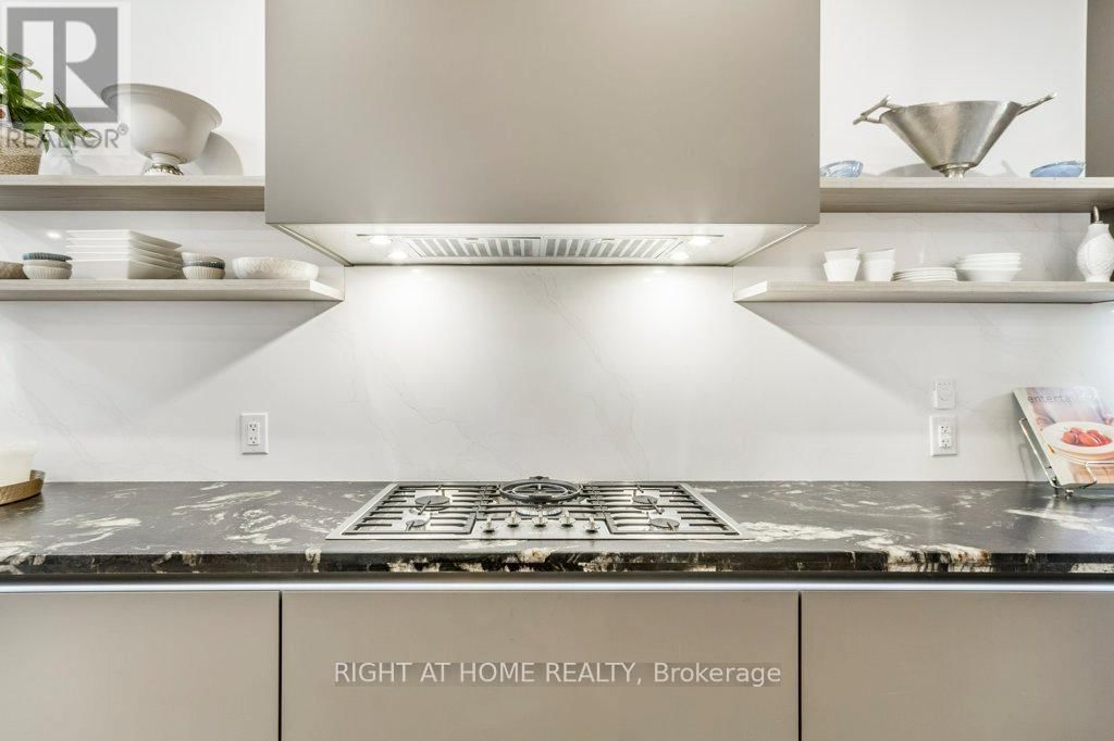 118 MARTIN GROVE ROAD Image 17