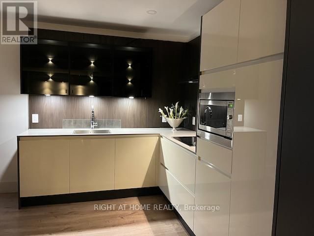 118 MARTIN GROVE ROAD Image 42