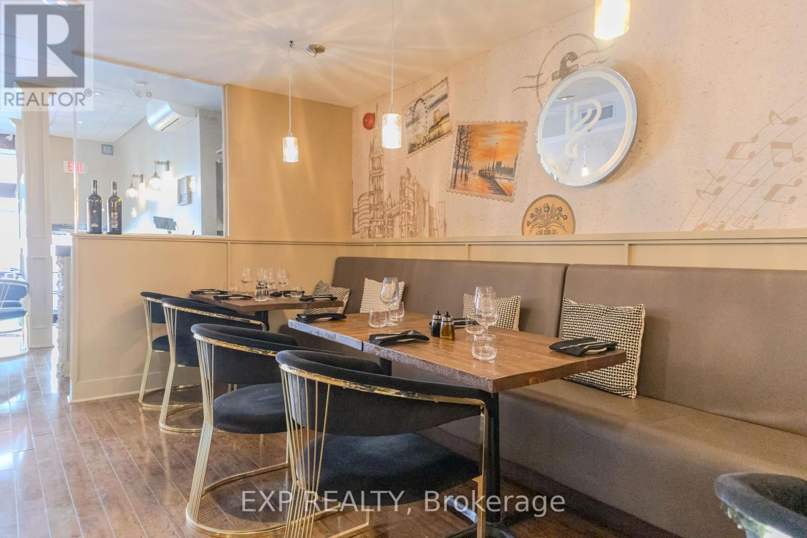 218 LAKESHORE ROAD Image 21