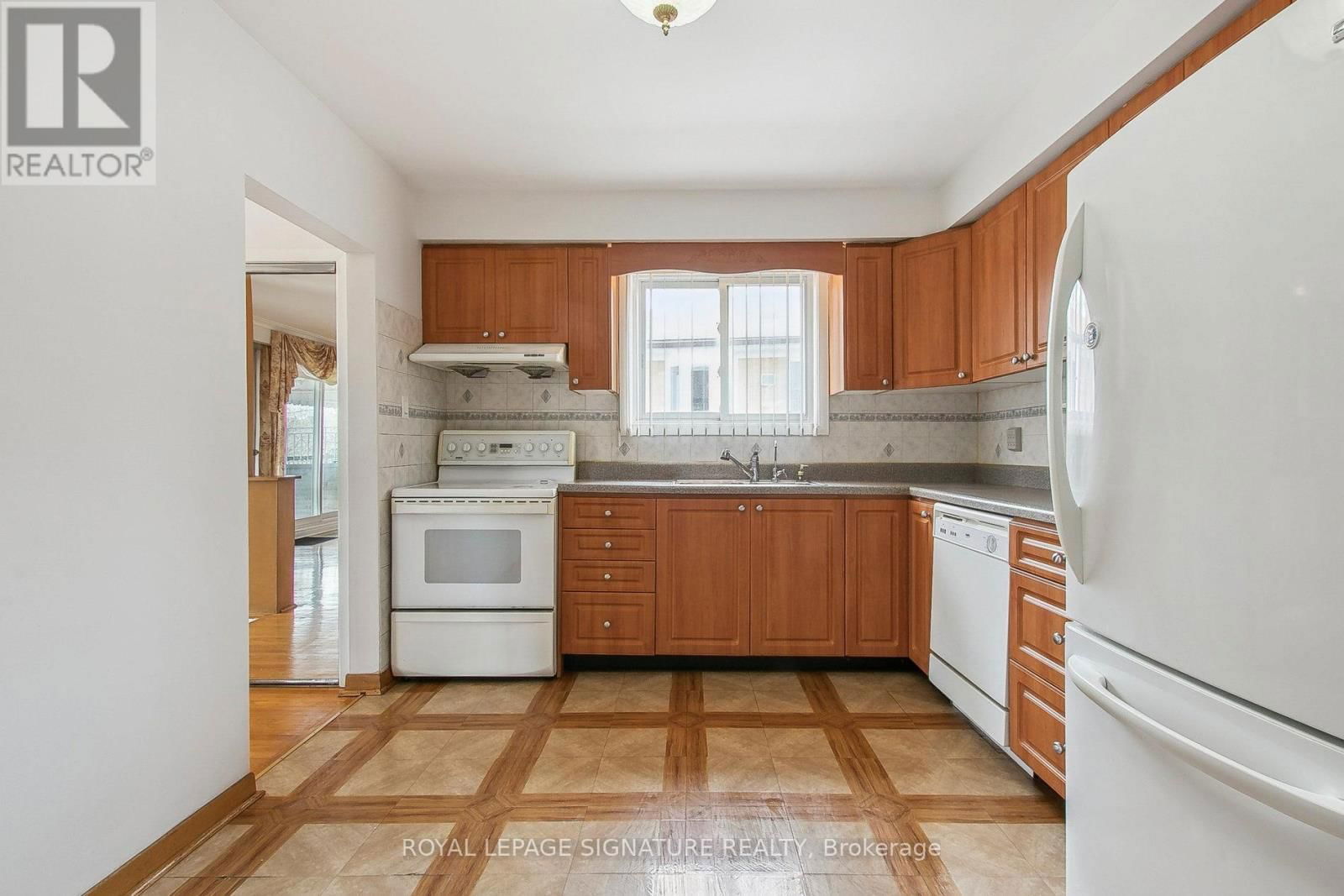 155 SPENVALLEY DRIVE Image 9