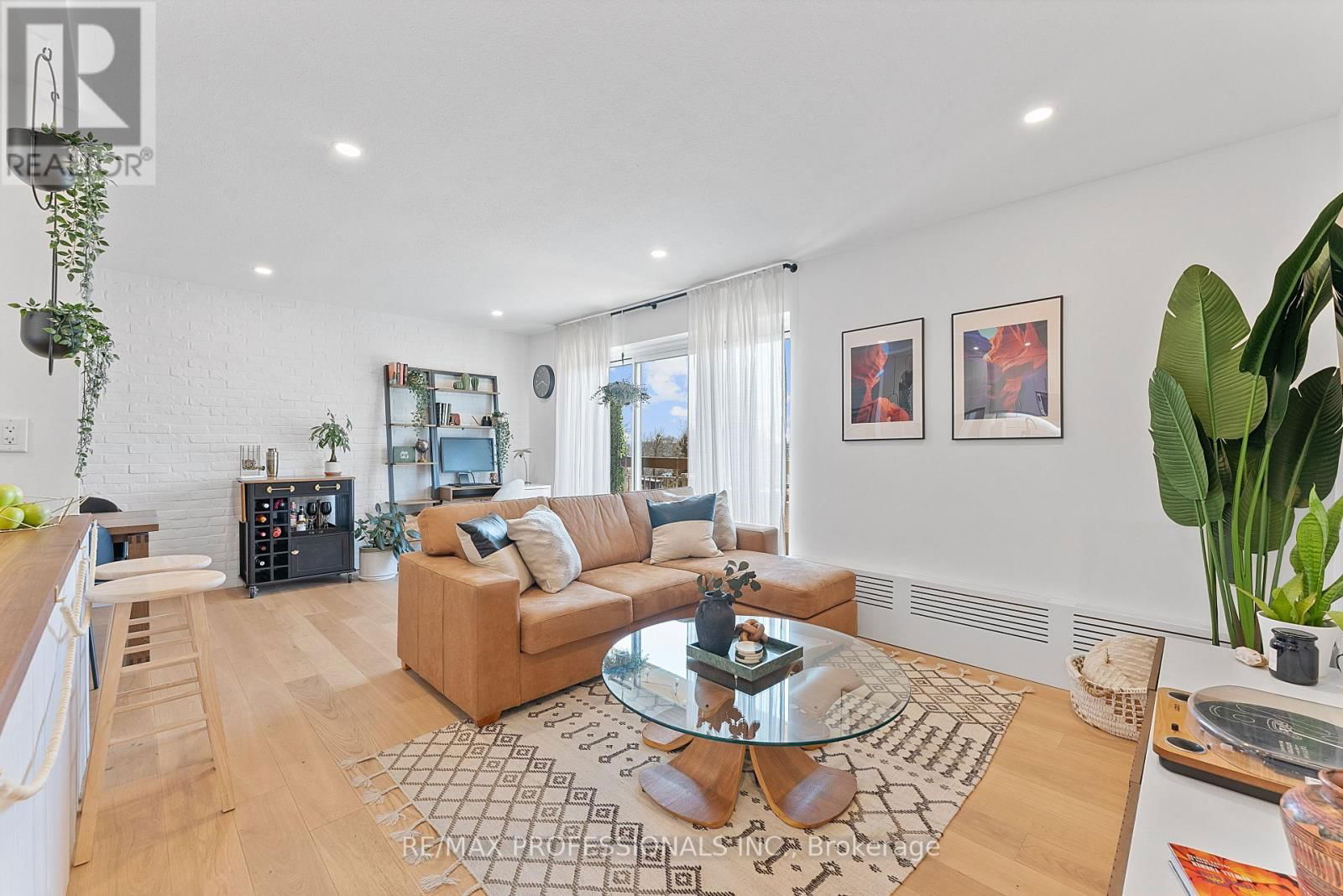 501 - 41 LAKE SHORE DRIVE Image 1