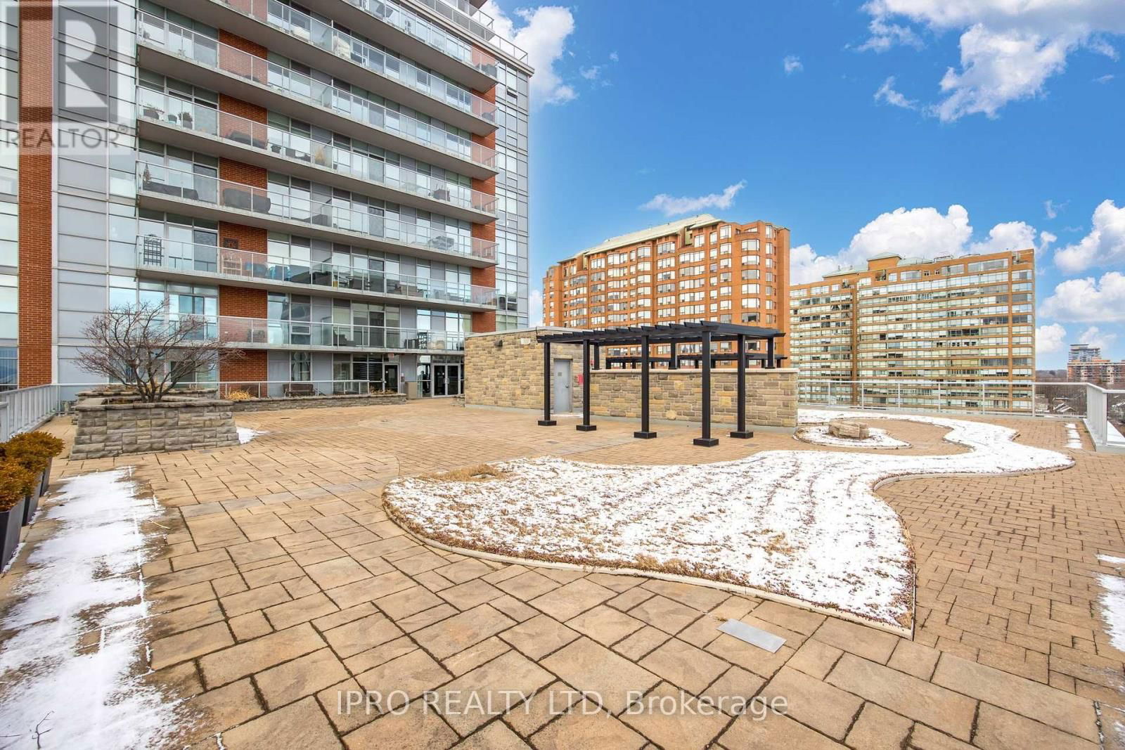 814 - 551 MAPLE AVENUE Image 30