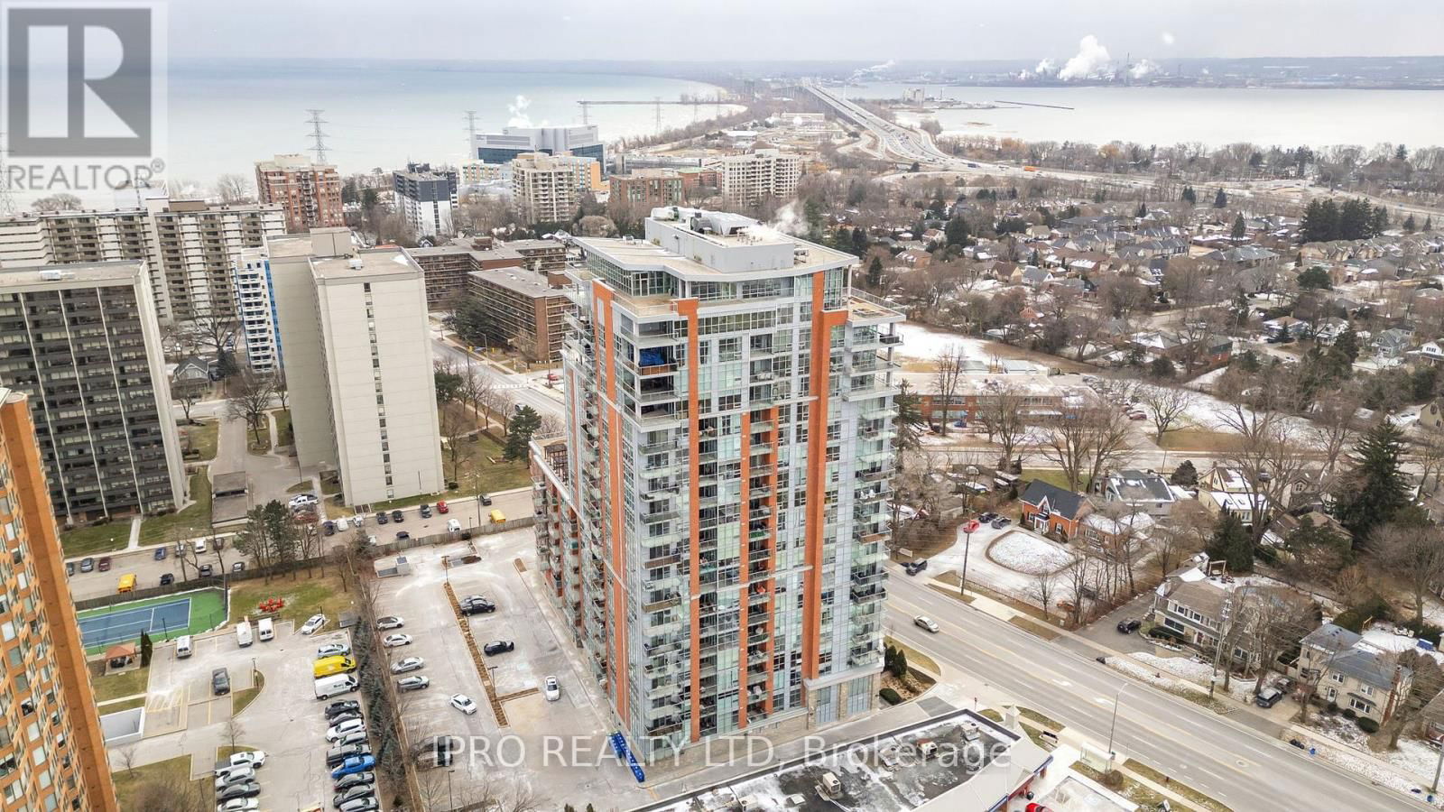 814 - 551 MAPLE AVENUE Image 34