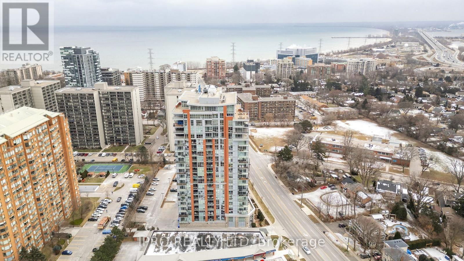814 - 551 MAPLE AVENUE Image 35