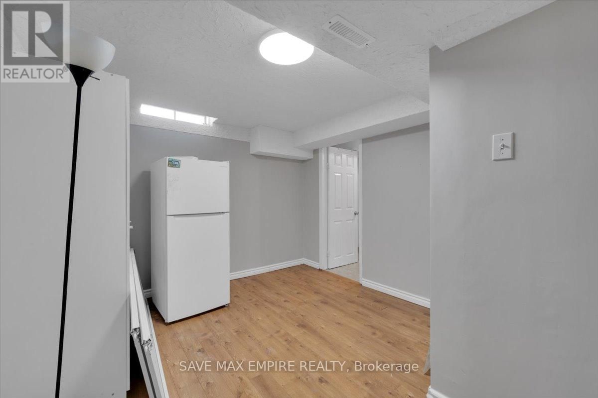 18 HASTING SQUARE Image 31