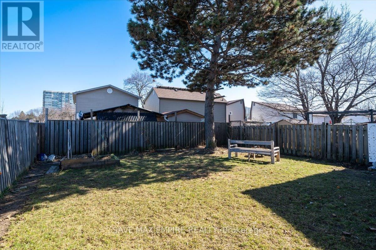 18 HASTING SQUARE Image 36