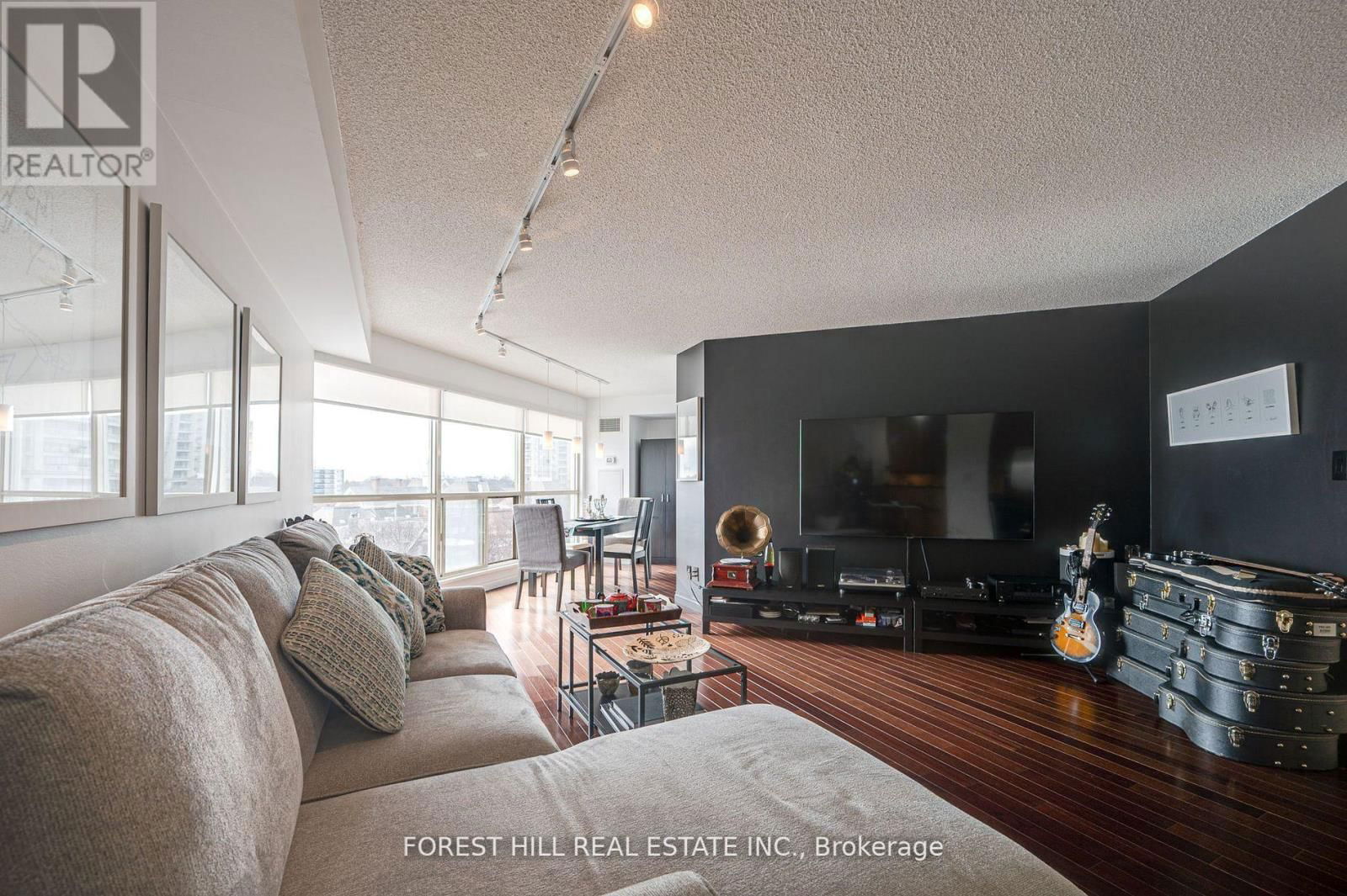 707 - 2267 LAKESHORE BOULEVARD WEST Image 11