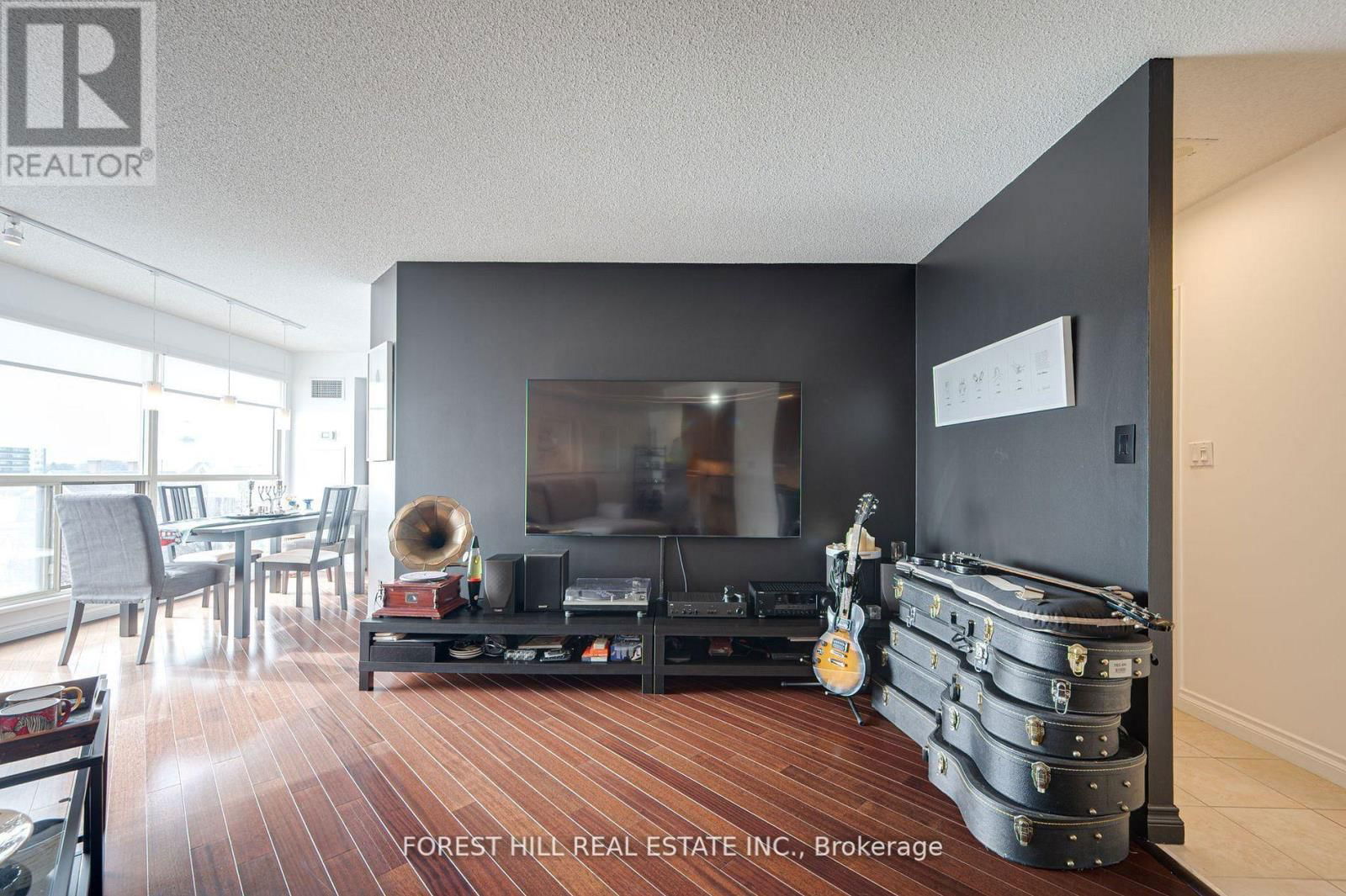 707 - 2267 LAKESHORE BOULEVARD WEST Image 12