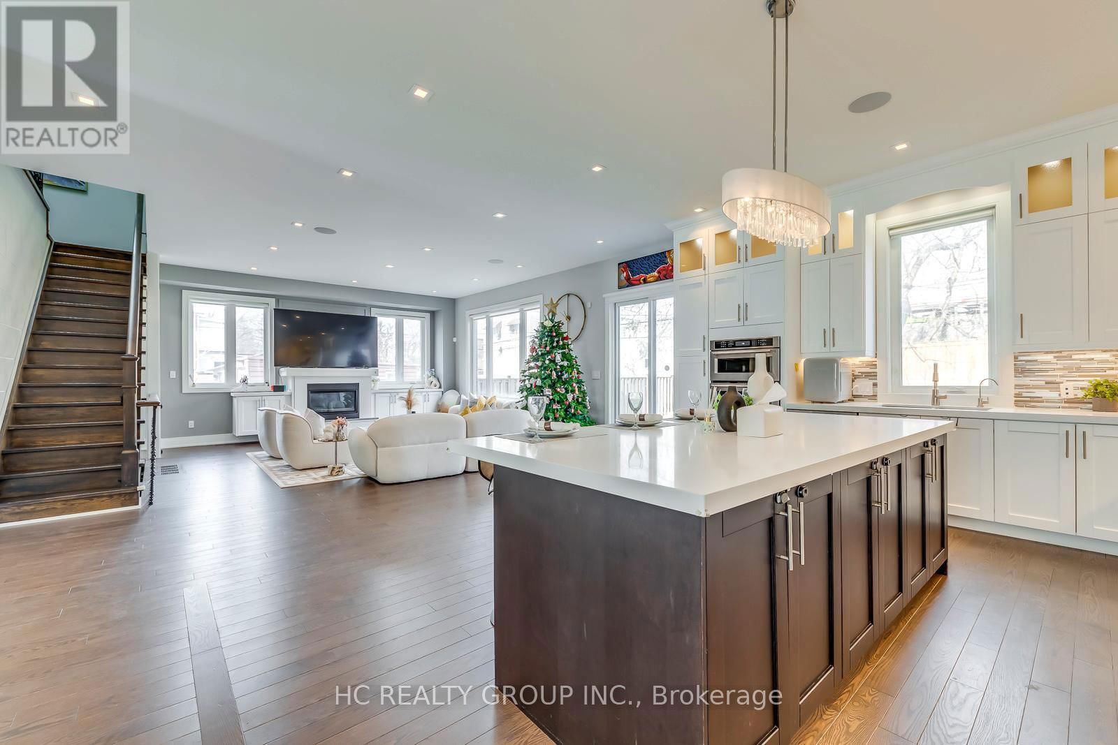 18 ASH CRESCENT Image 12