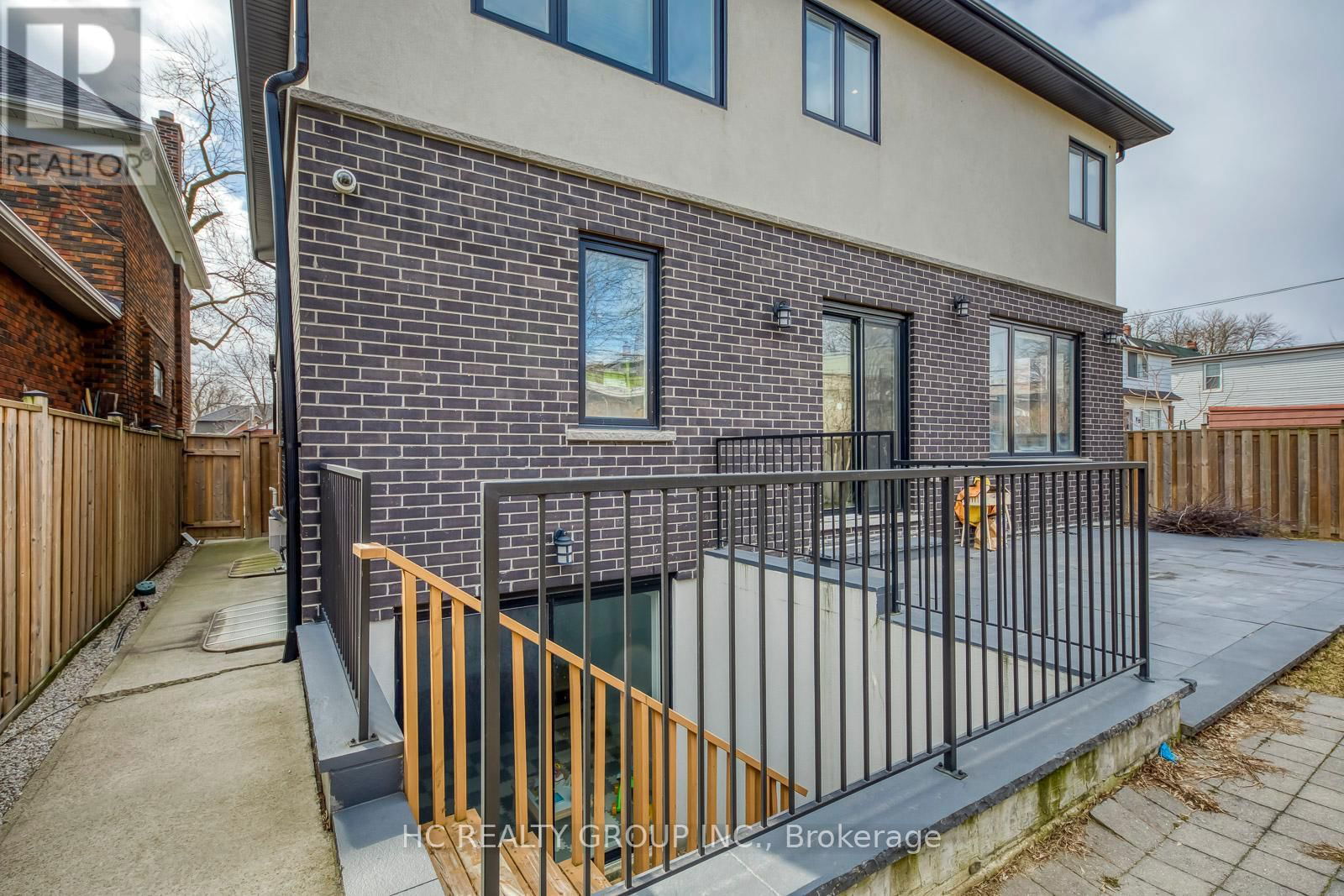 18 ASH CRESCENT Image 35