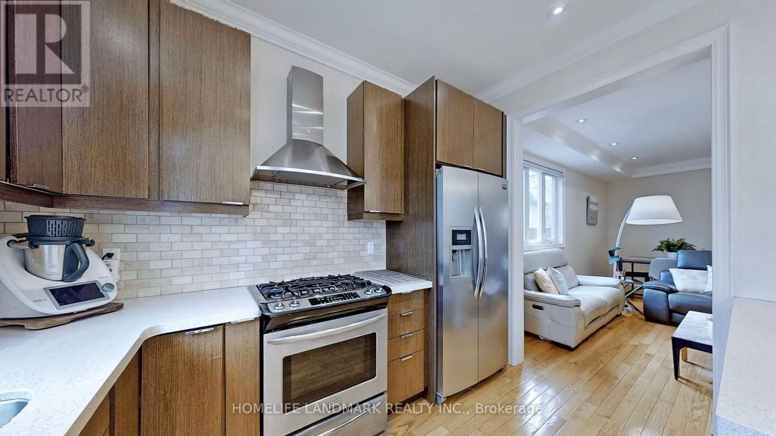 64 FOREST AVENUE Image 14