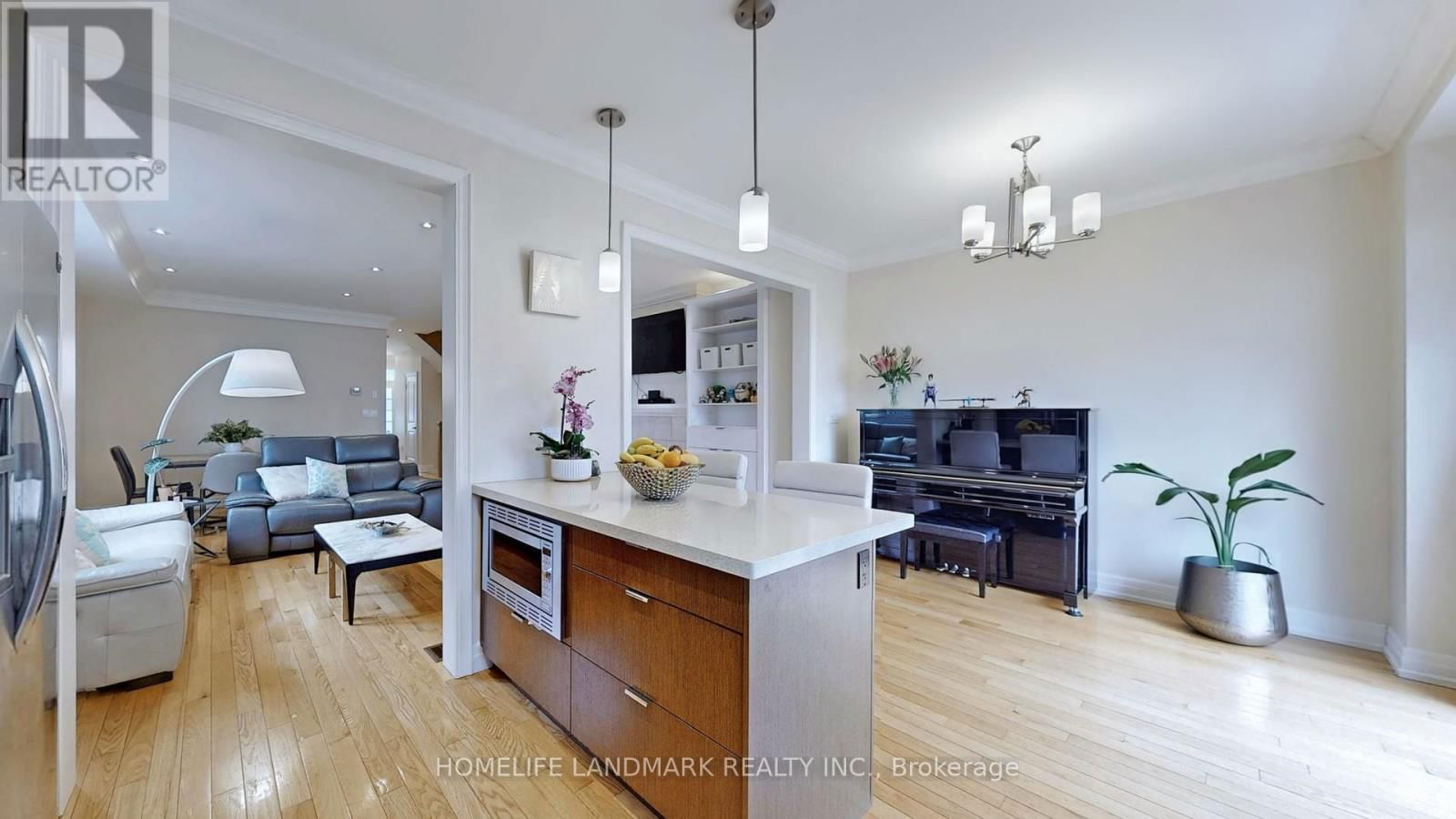 64 FOREST AVENUE Image 15