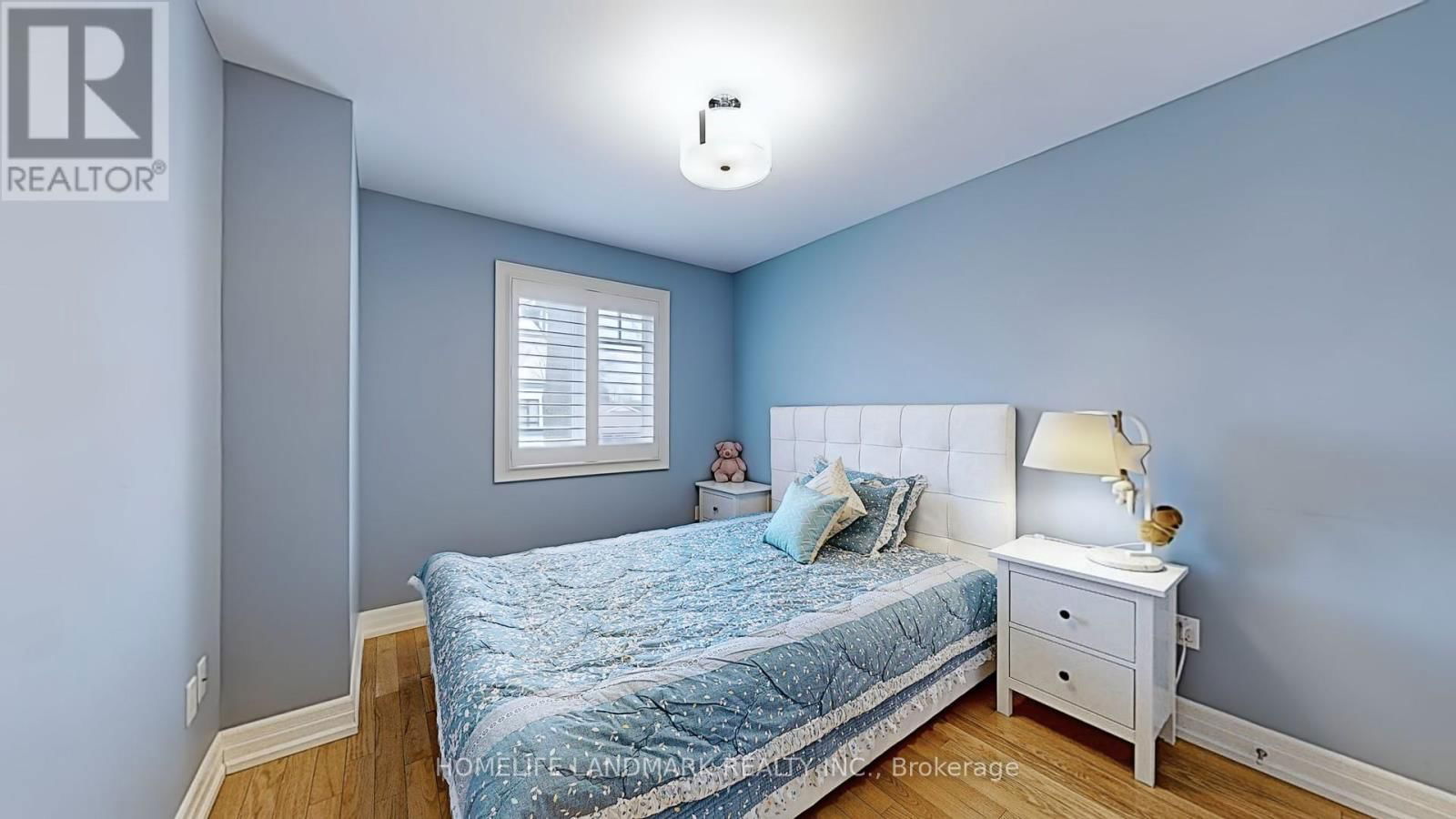 64 FOREST AVENUE Image 23