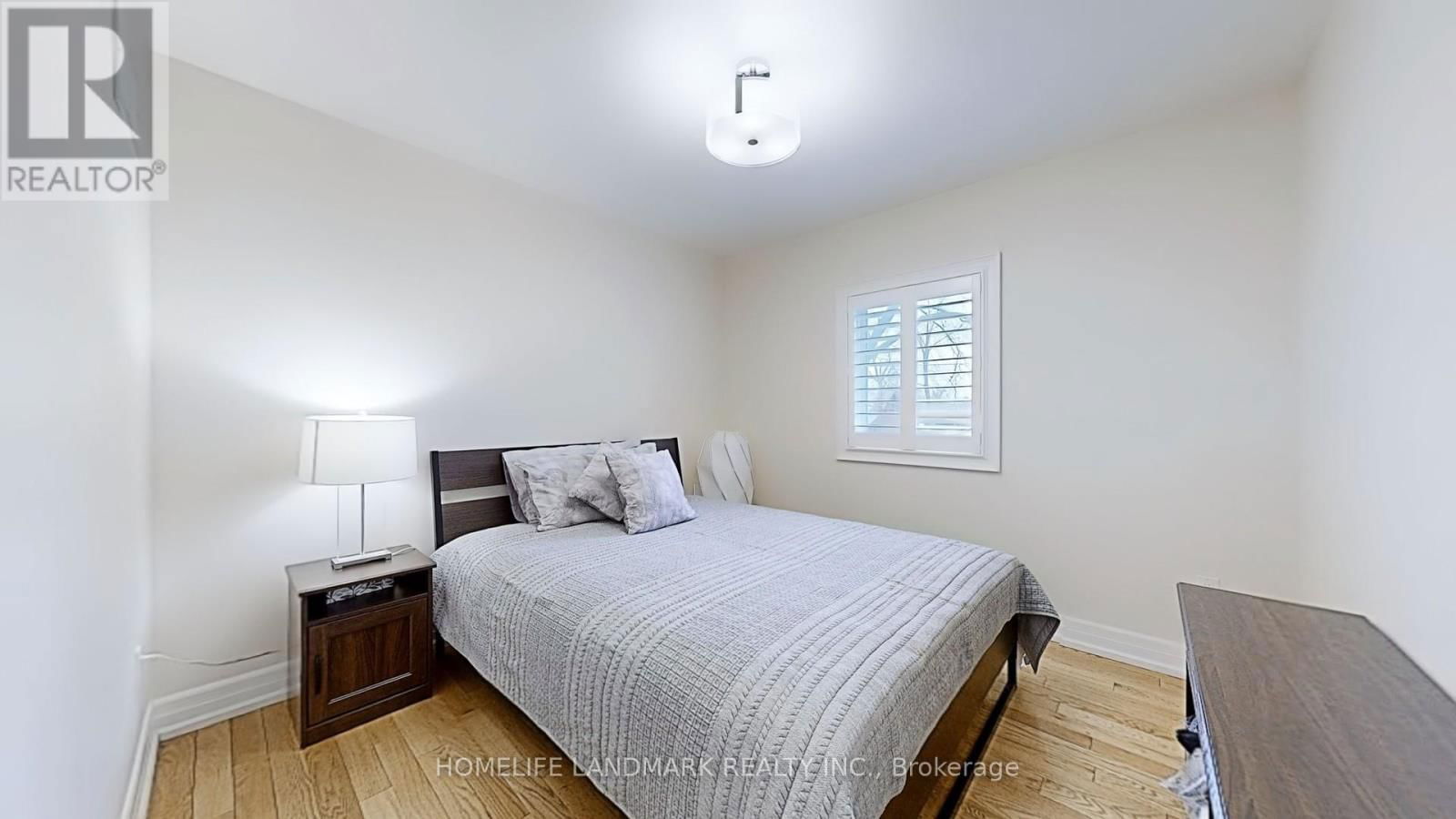 64 FOREST AVENUE Image 25