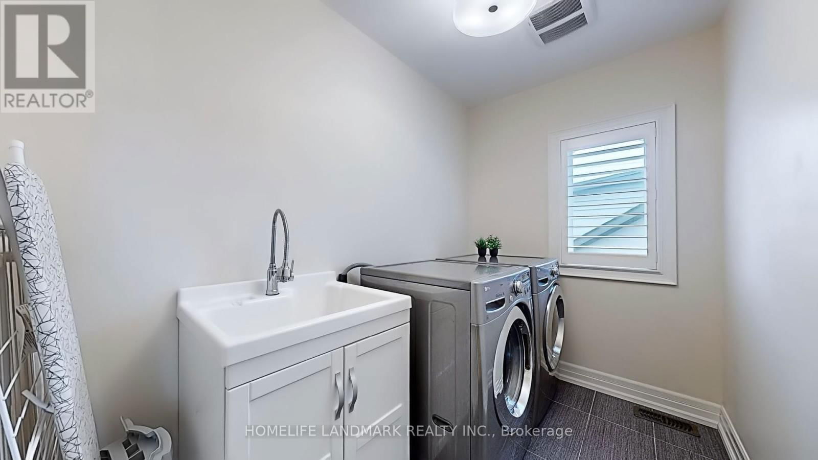 64 FOREST AVENUE Image 31