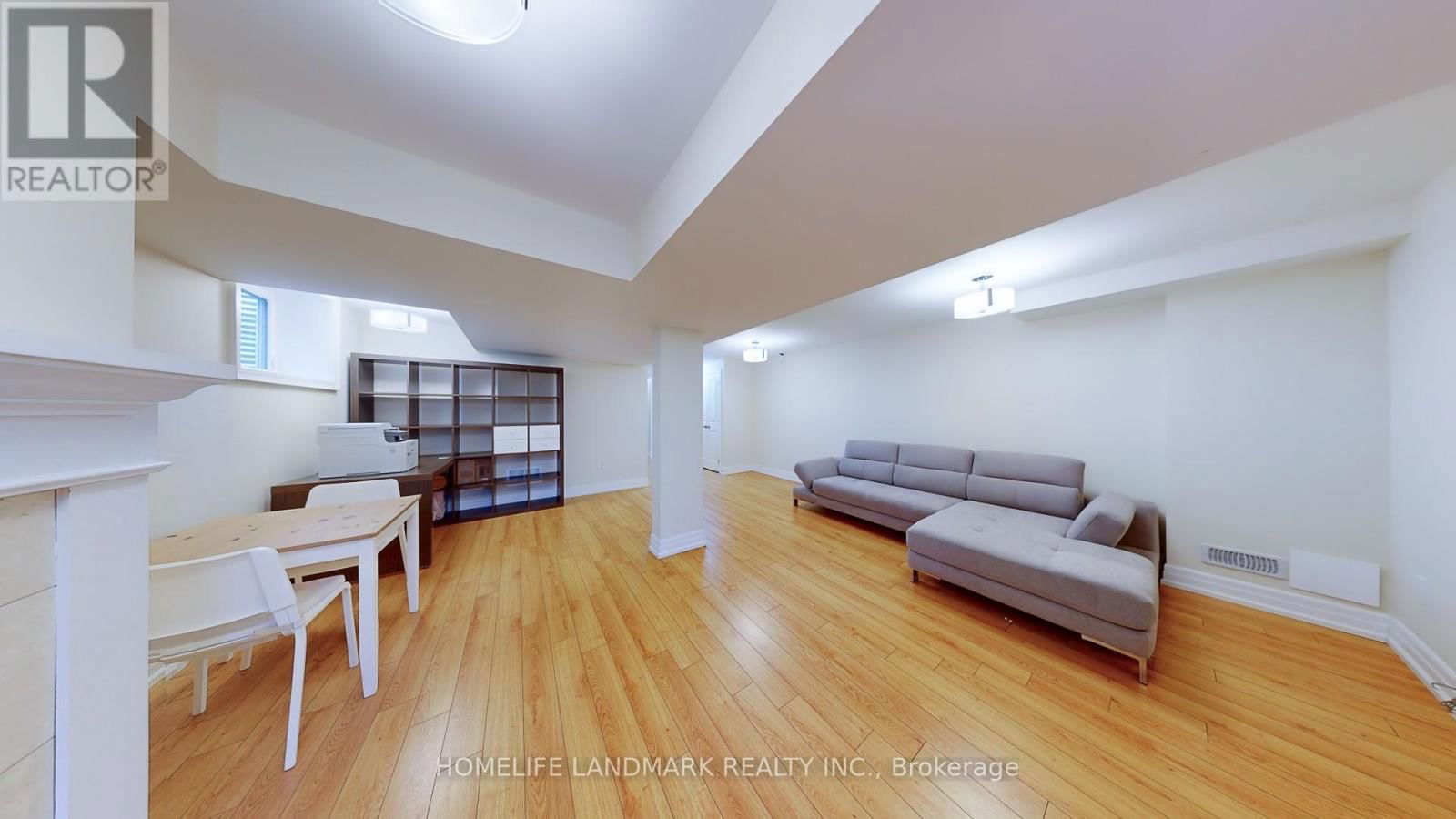 64 FOREST AVENUE Image 34