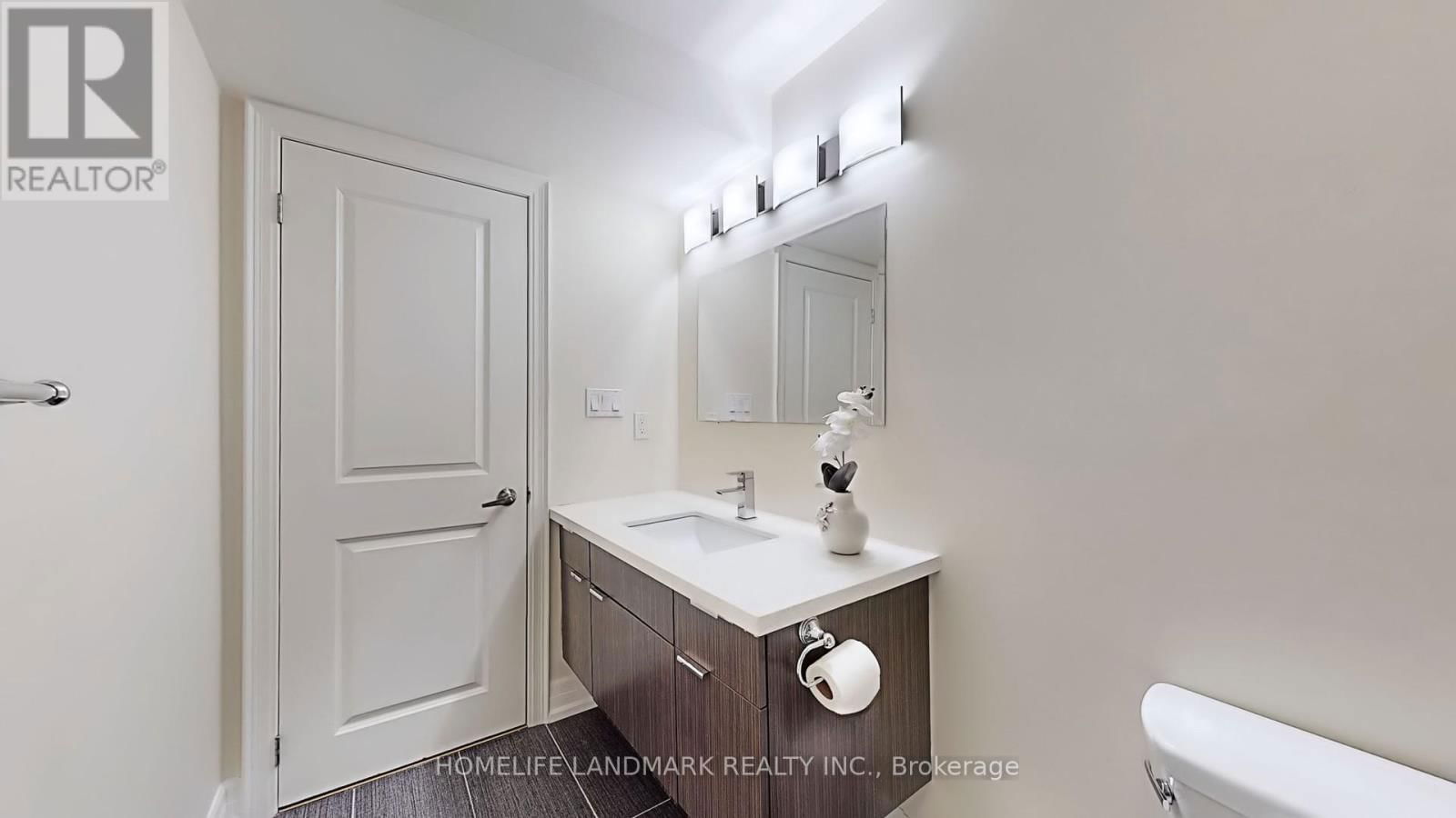 64 FOREST AVENUE Image 36