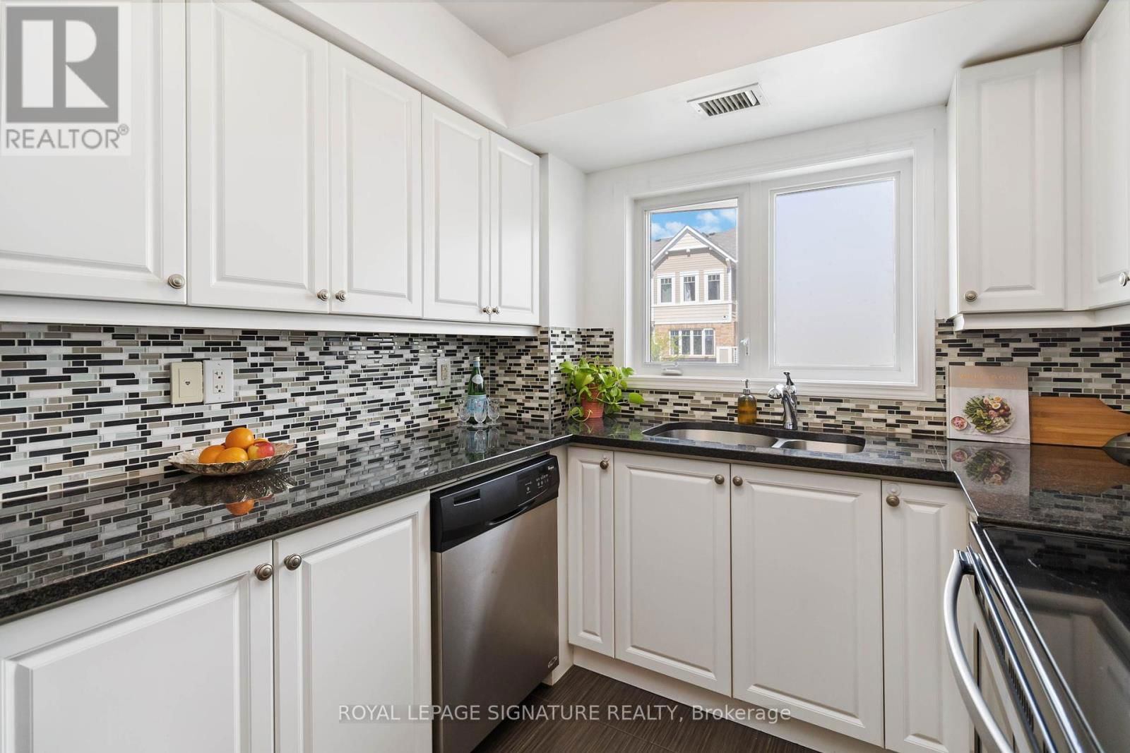 203 - 1005 NADALIN HEIGHTS Image 10