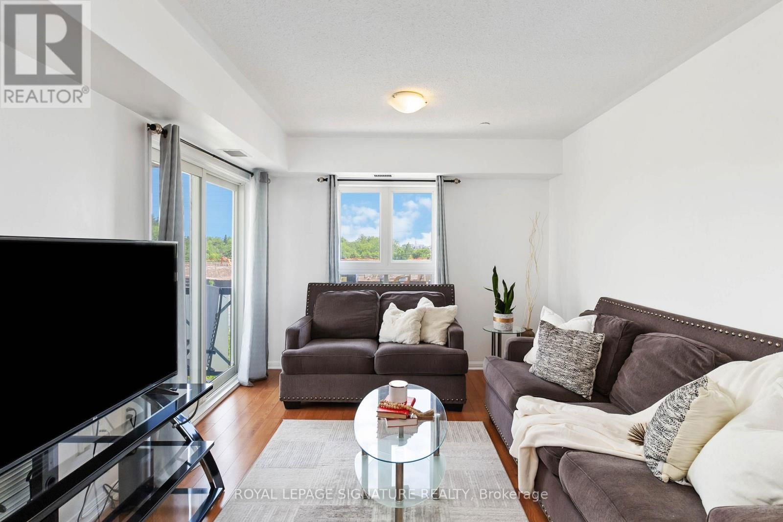 203 - 1005 NADALIN HEIGHTS Image 14
