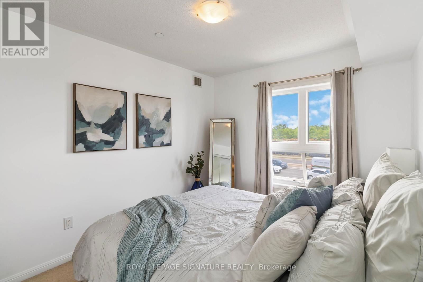 203 - 1005 NADALIN HEIGHTS Image 21