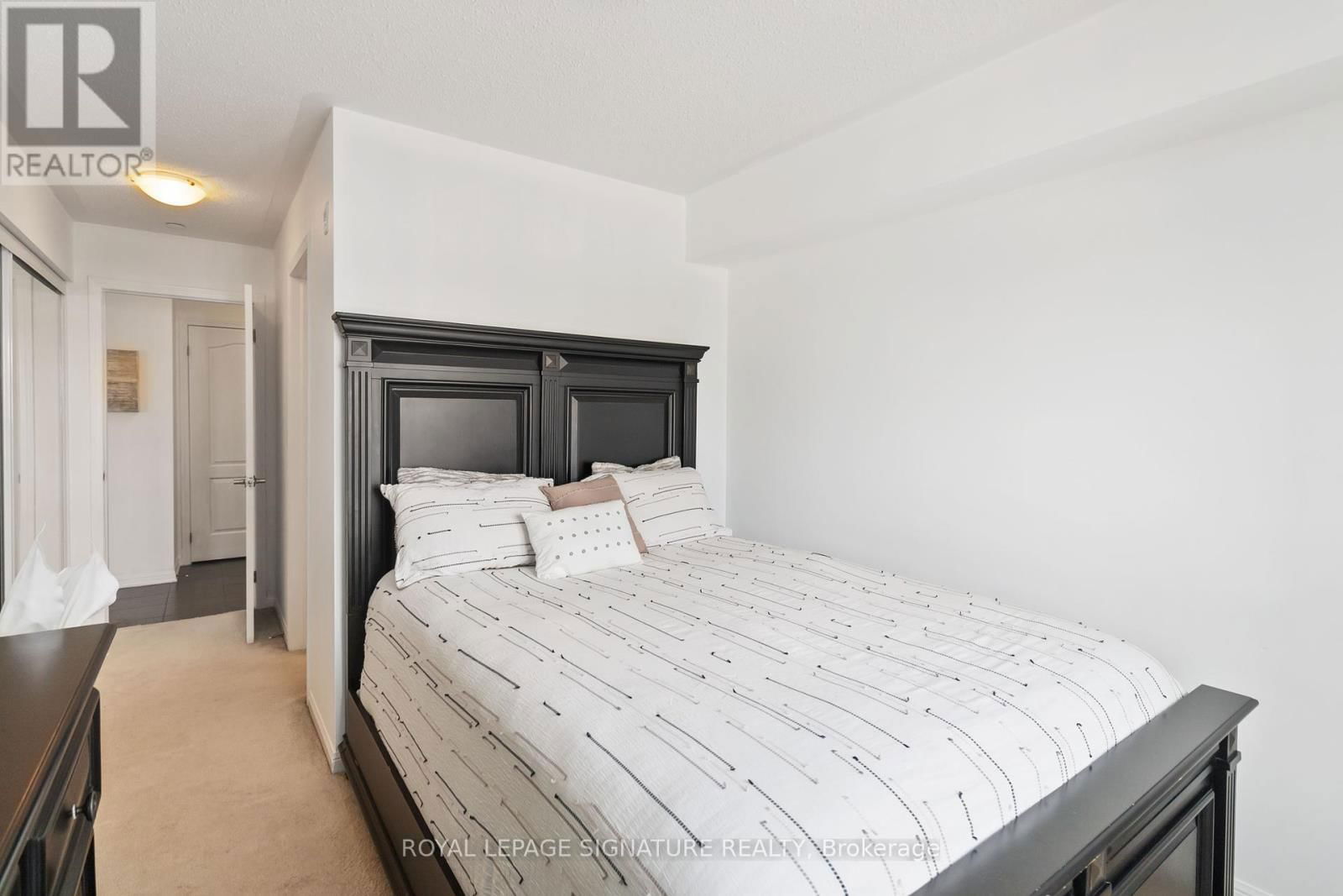 203 - 1005 NADALIN HEIGHTS Image 26