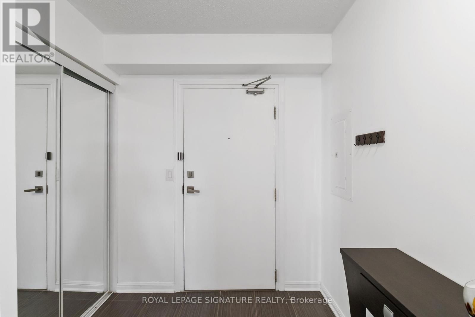203 - 1005 NADALIN HEIGHTS Image 29
