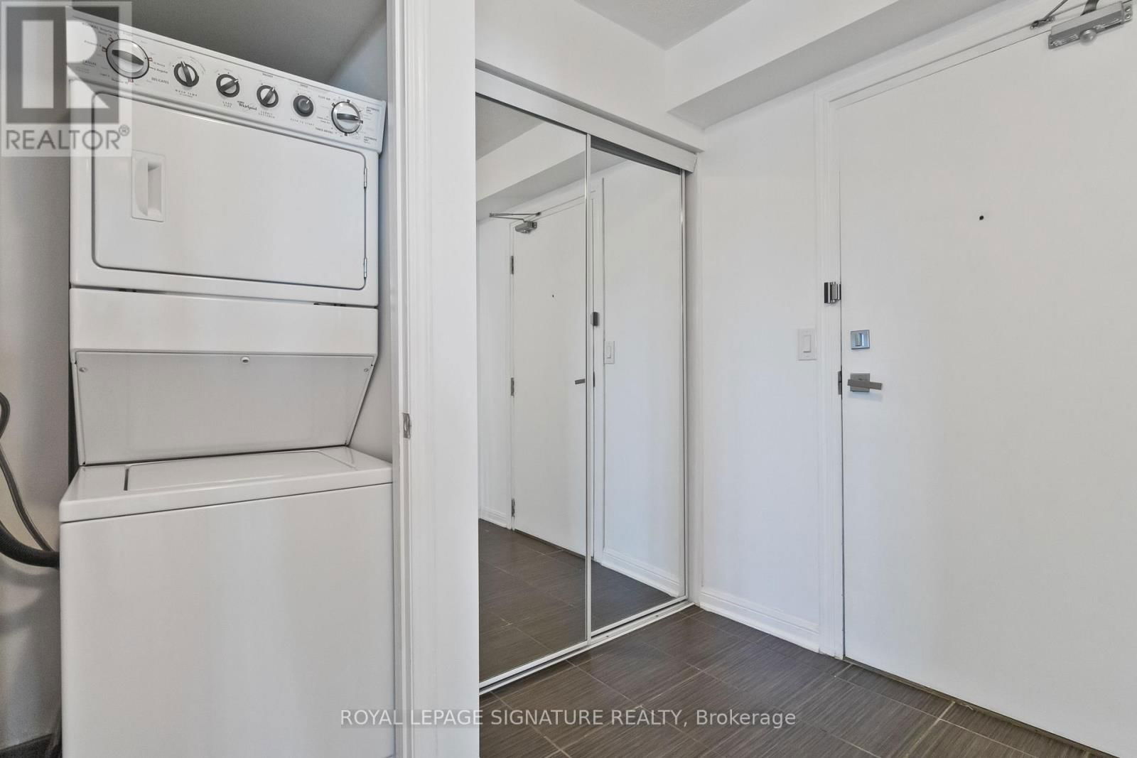 203 - 1005 NADALIN HEIGHTS Image 33