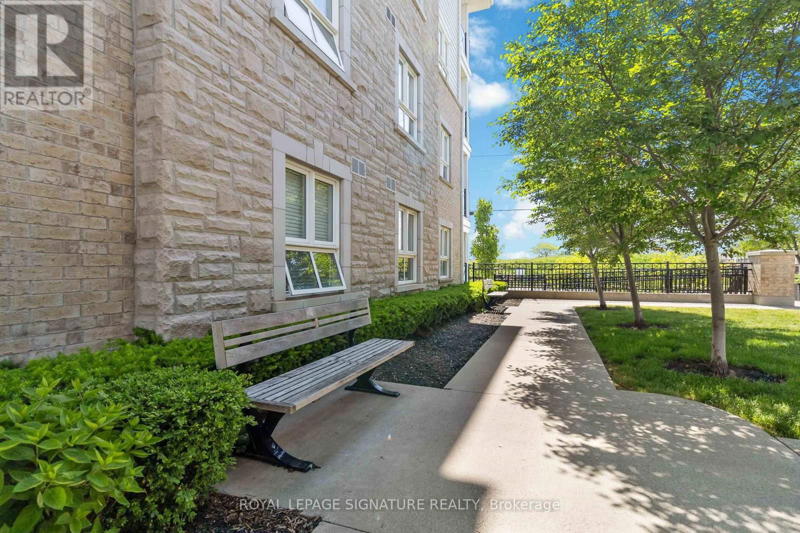 203 - 1005 NADALIN HEIGHTS Image 5
