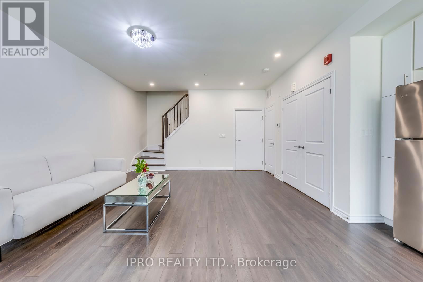 11 - 100 LONG BRANCH AVENUE Image 13