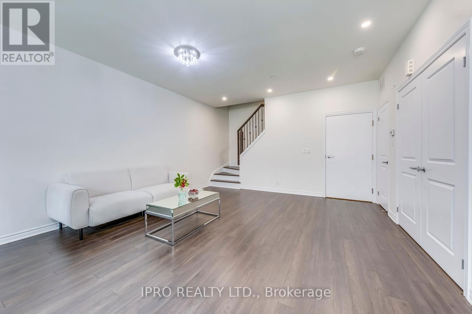 11 - 100 LONG BRANCH AVENUE Image 14