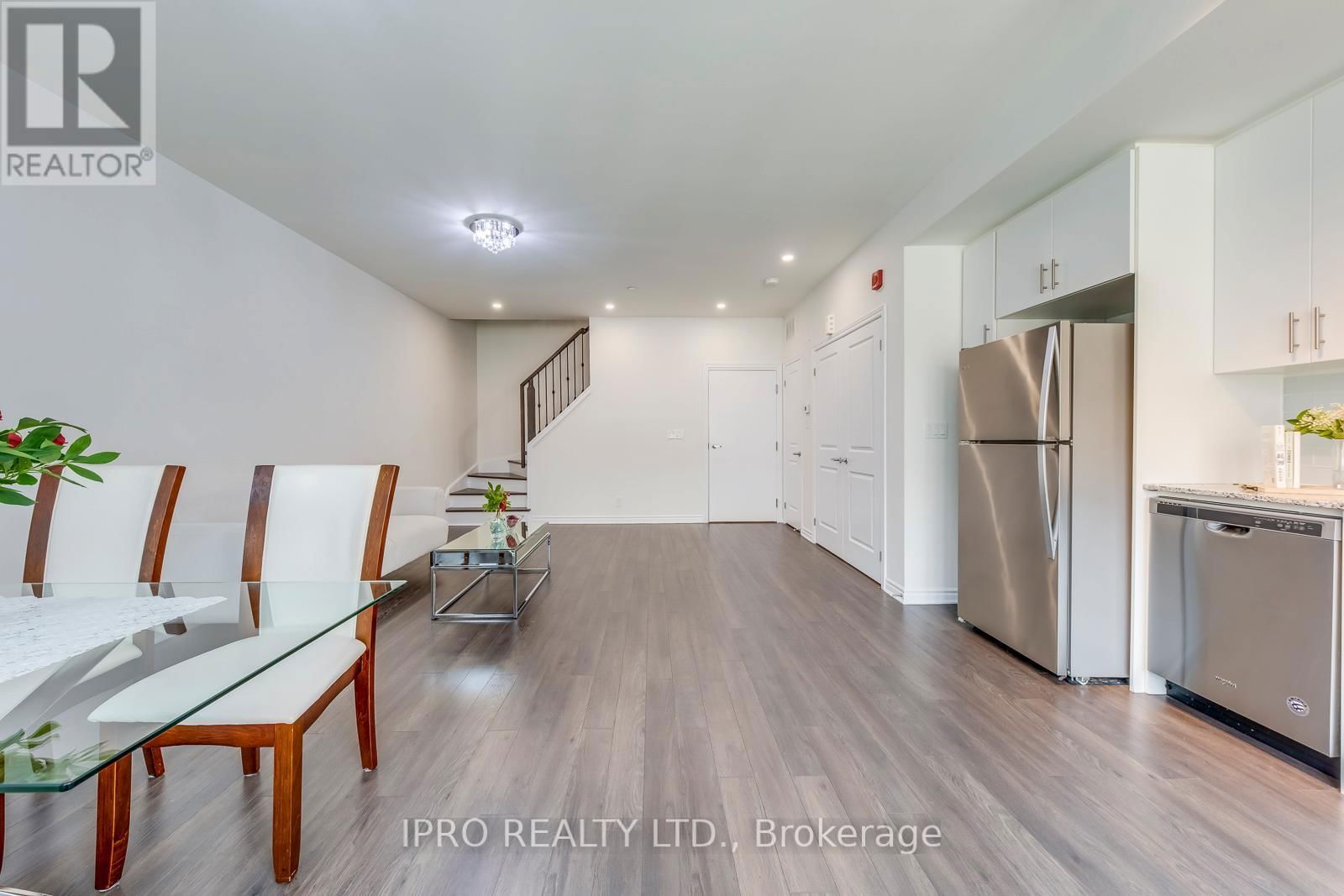 11 - 100 LONG BRANCH AVENUE Image 15