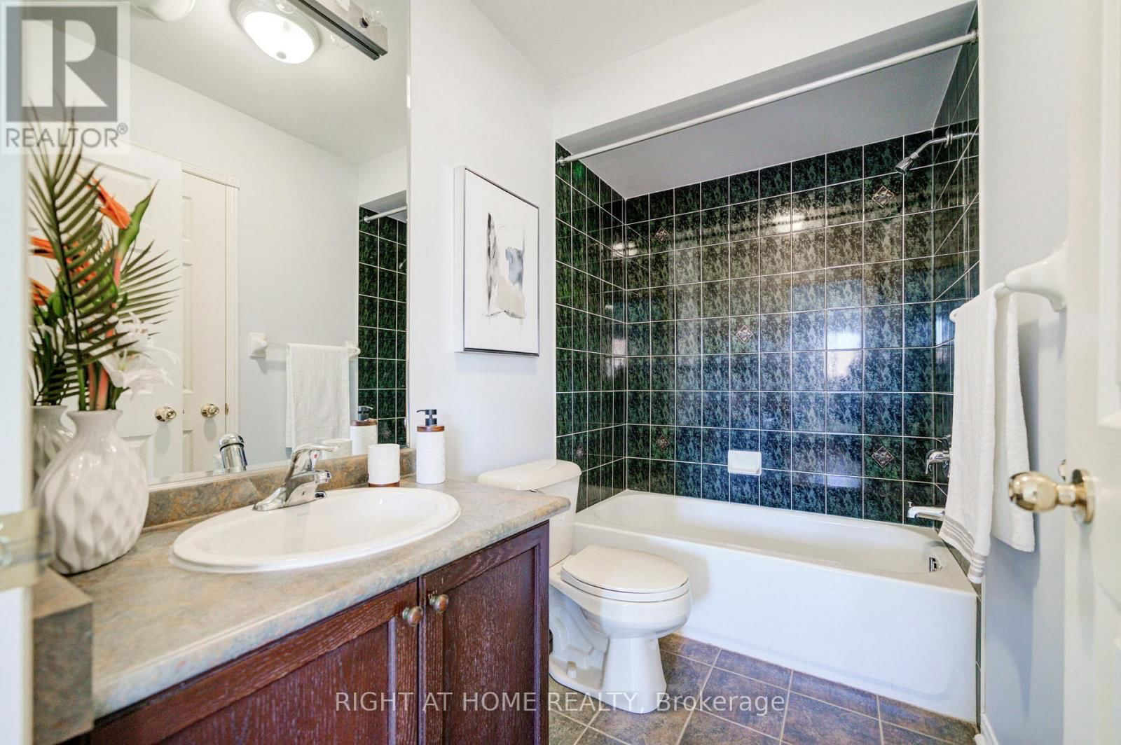 179 - 5260 MCFARREN BOULEVARD Image 20