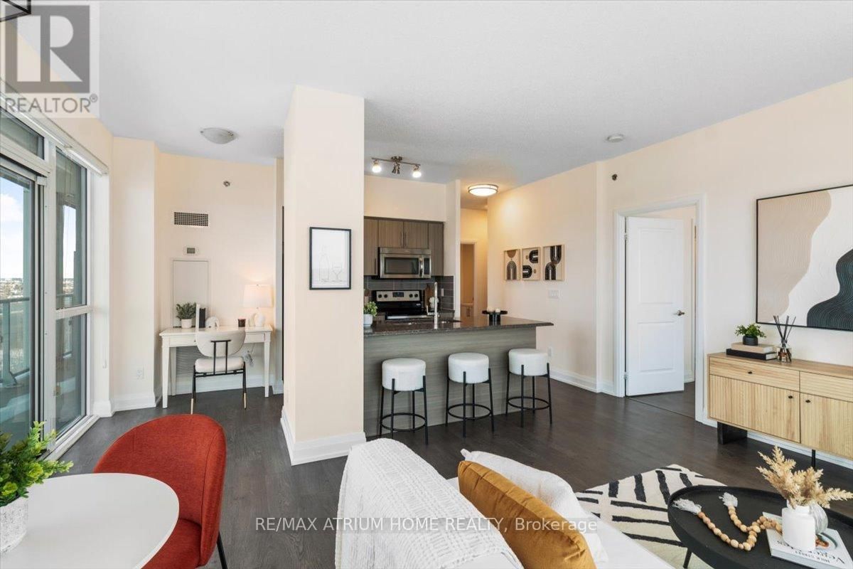 1111 - 65 SPEERS ROAD Image 15