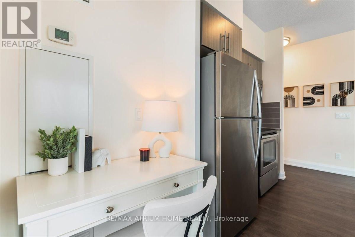 1111 - 65 SPEERS ROAD Image 17