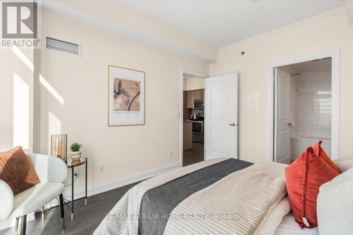 1111 - 65 SPEERS ROAD Image 23