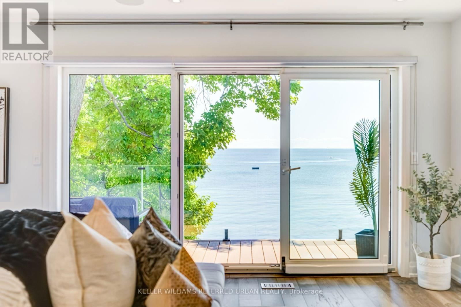 399 LAKE PROMENADE Image 29