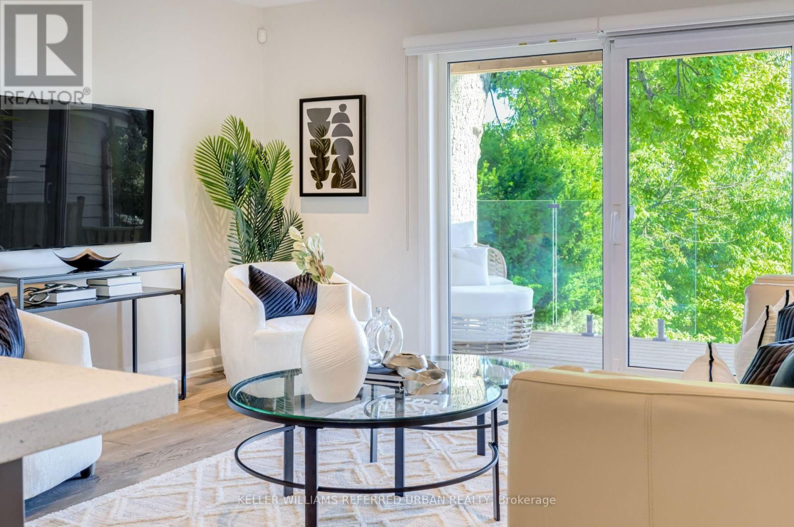 399 LAKE PROMENADE Image 5