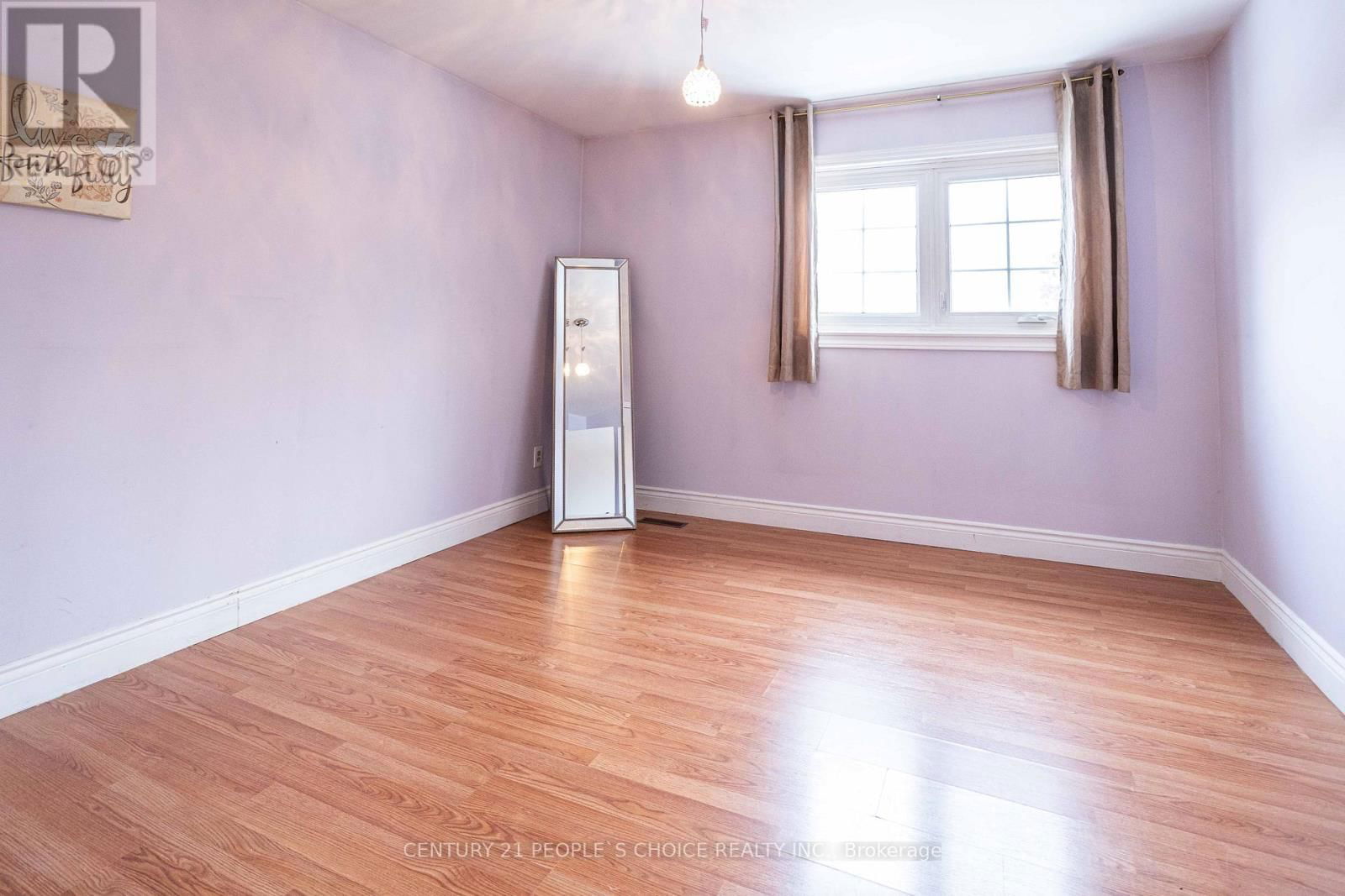 32 MADRID CRESCENT Image 31