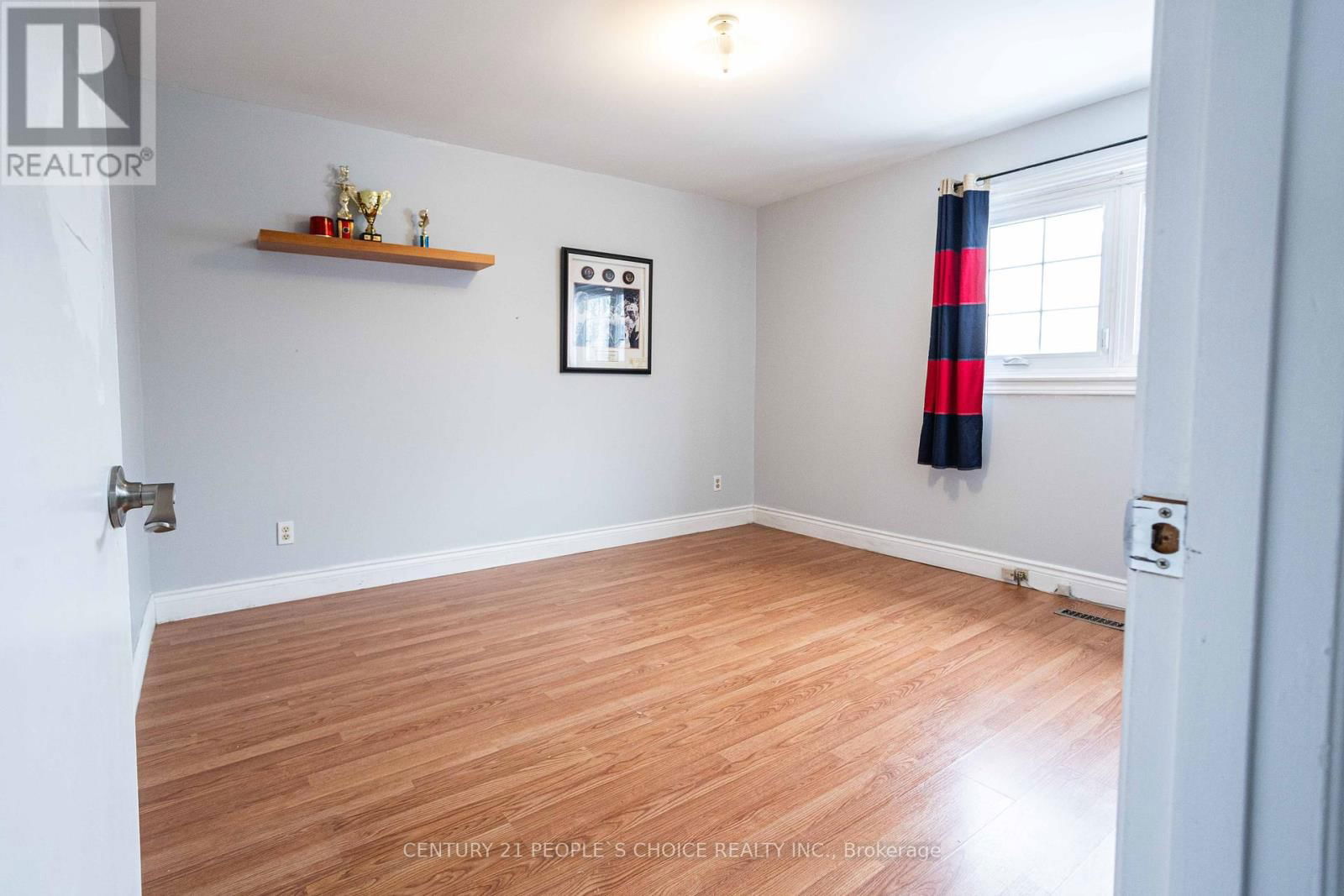 32 MADRID CRESCENT Image 32