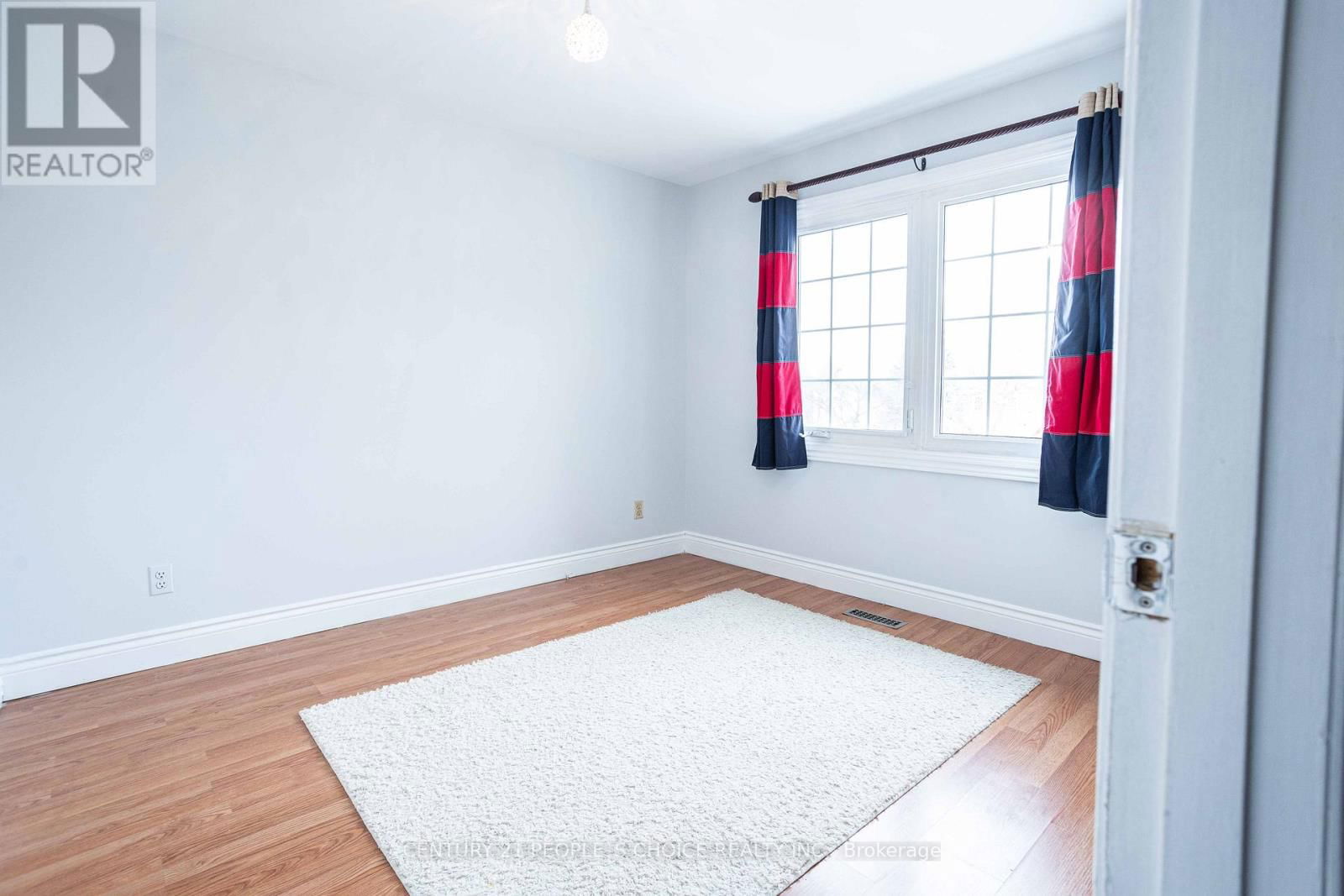 32 MADRID CRESCENT Image 33