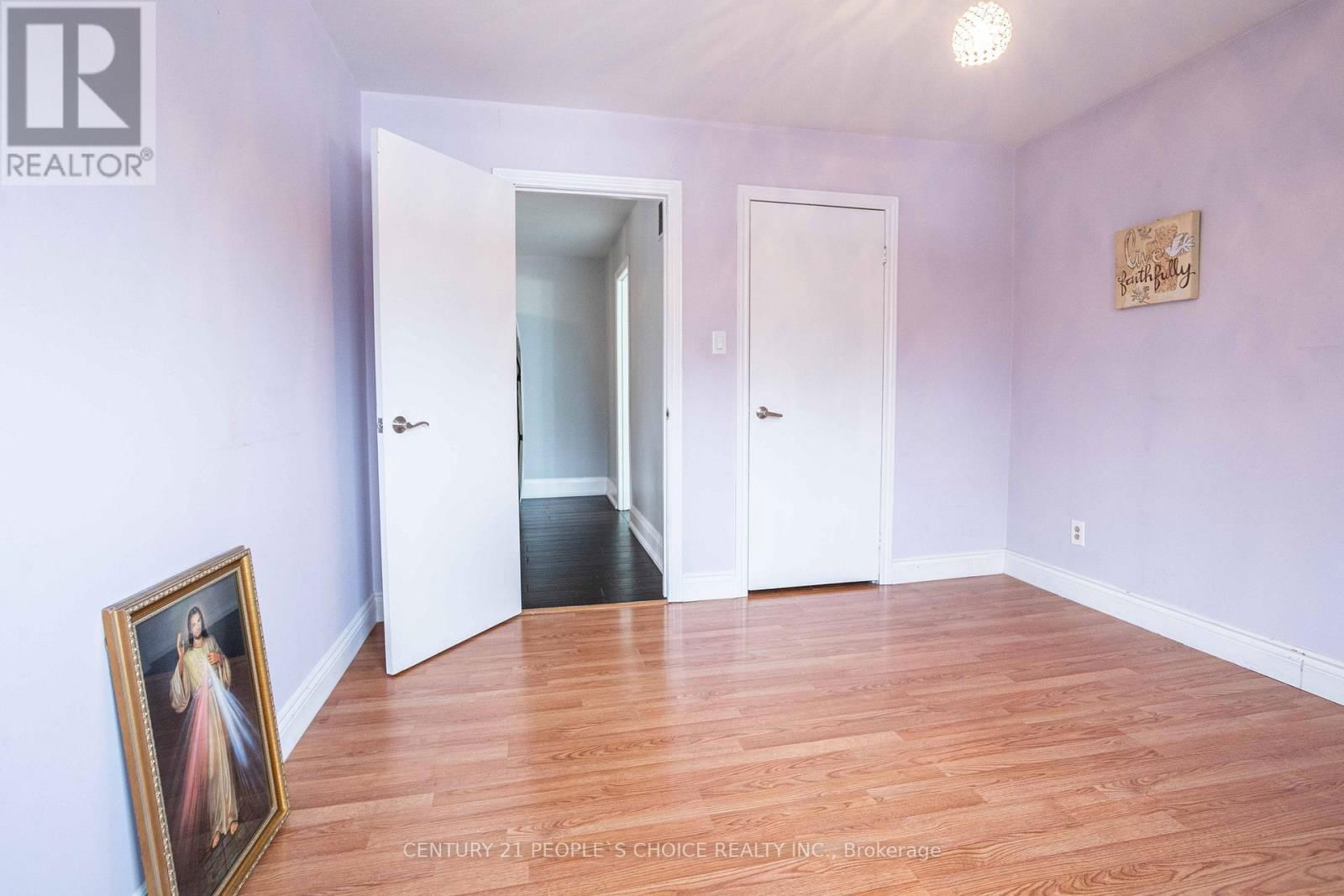 32 MADRID CRESCENT Image 36
