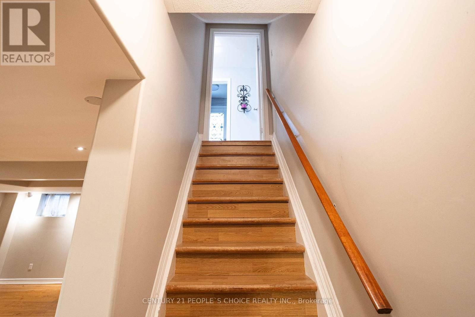 32 MADRID CRESCENT Image 38