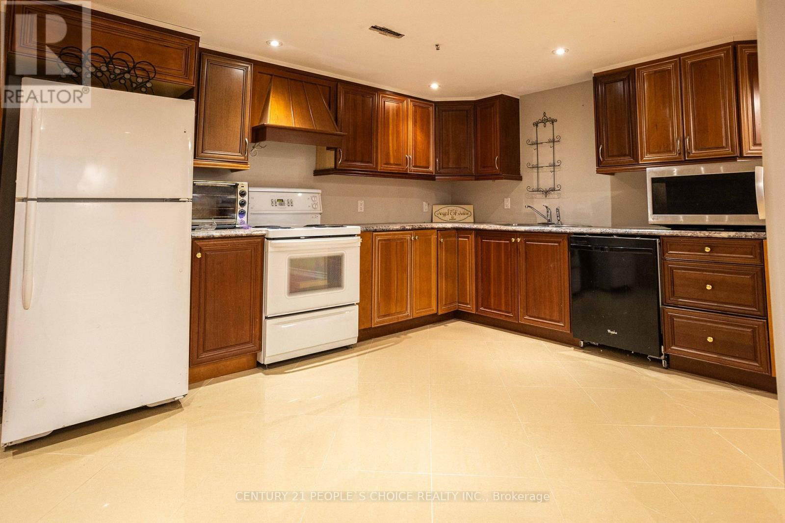 32 MADRID CRESCENT Image 39