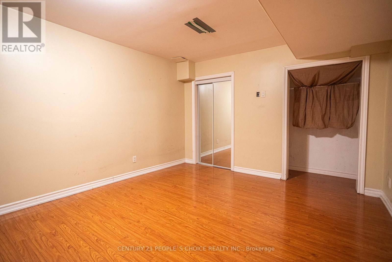 32 MADRID CRESCENT Image 43