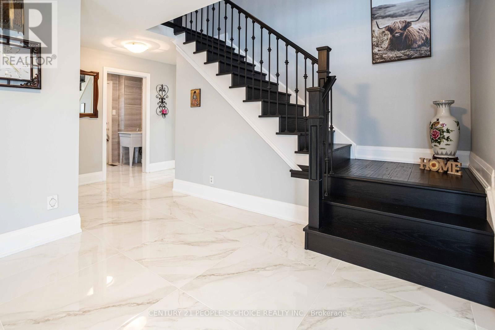 32 MADRID CRESCENT Image 6
