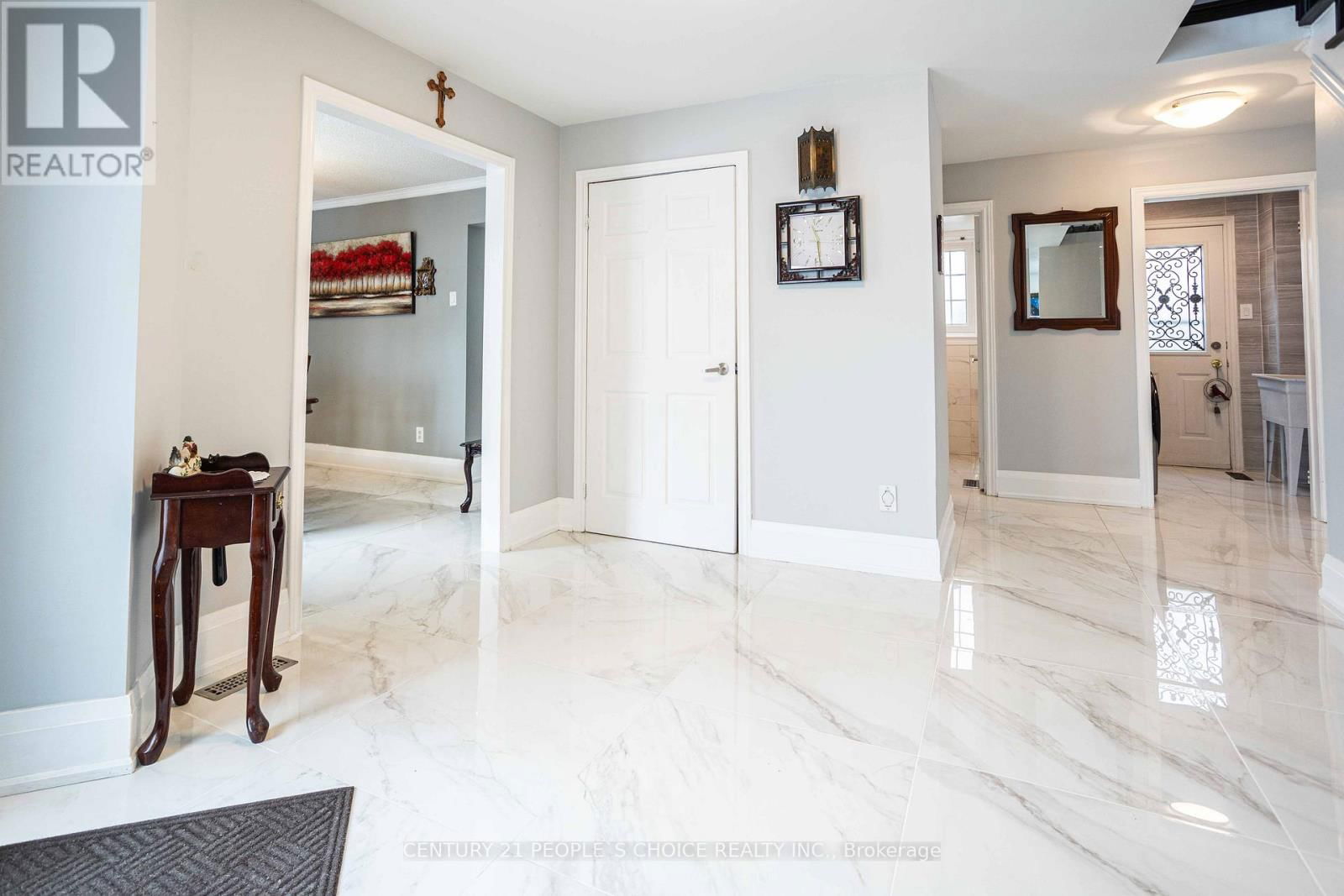32 MADRID CRESCENT Image 7