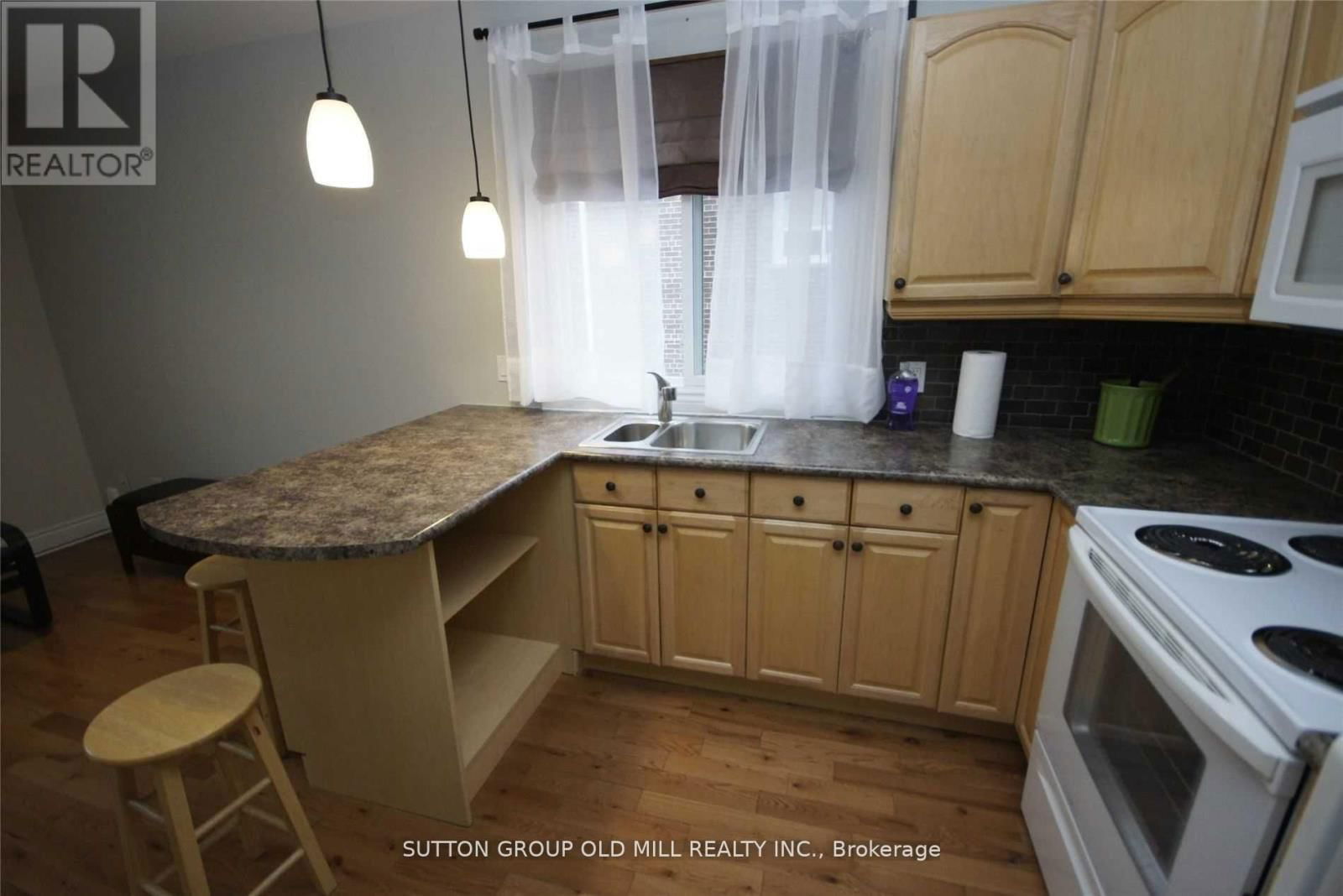 112 STEPHEN DRIVE Image 13