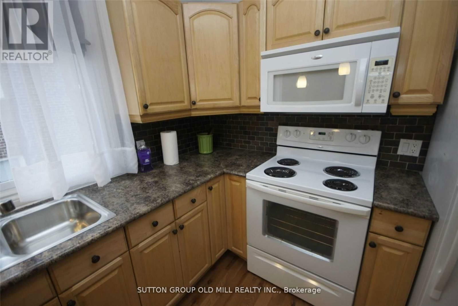 112 STEPHEN DRIVE Image 15